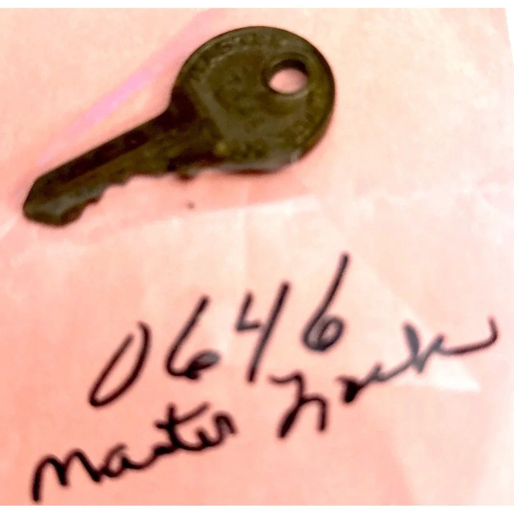 Vintage lot 4 original Master Lock Keys 2341-0646-3303; Cole National WP MI